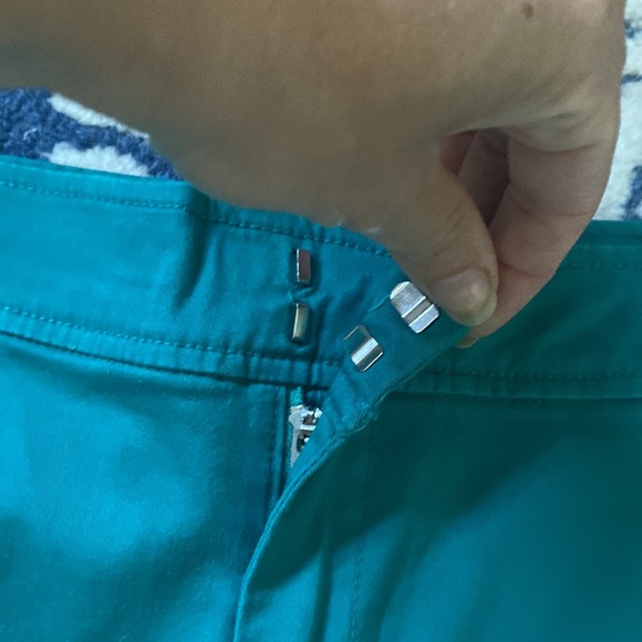 EUC New York & Company Shorts, Teal, Size 10 - Picture 9 of 15